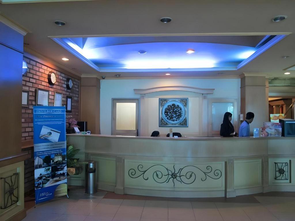 Buana Lestari Hotel Balikpapan  Exteriör bild