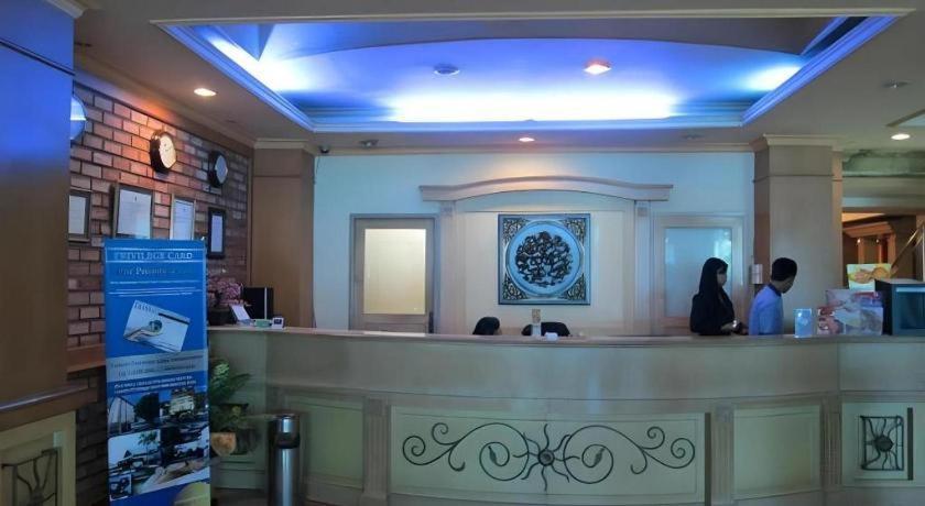 Buana Lestari Hotel Balikpapan  Exteriör bild