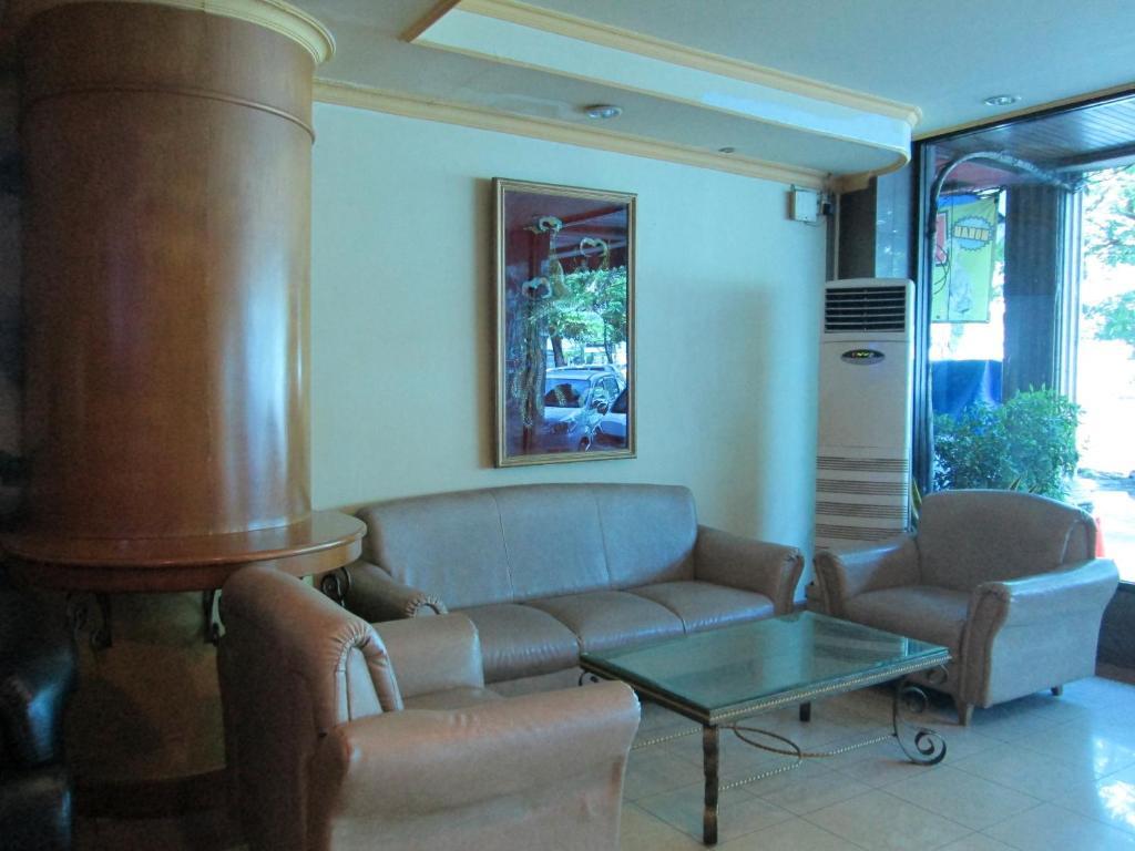 Buana Lestari Hotel Balikpapan  Exteriör bild